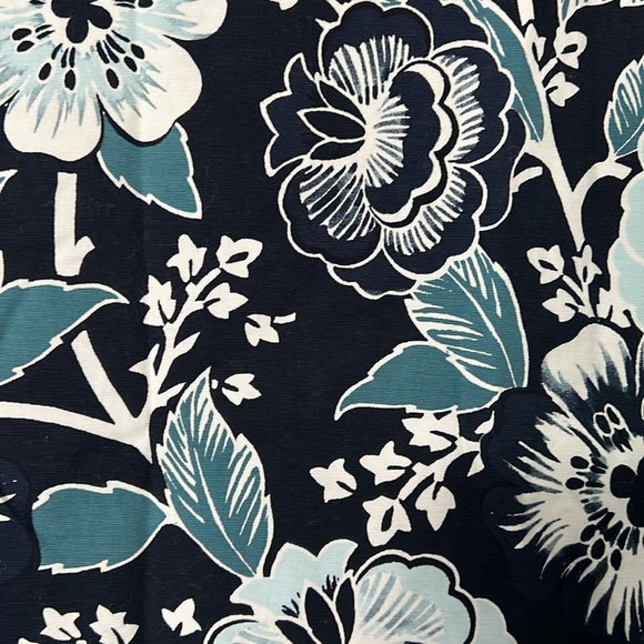 Loft Outlet Navy, Aqua and White Floral Print Skirt - size 16 - Picture 3 of 9